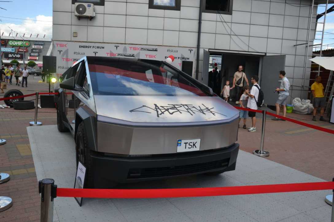 Tesla Cyberctruck, пікап Tesla Cyberctruck, нова Tesla Cyberctruck, електромобіль Tesla