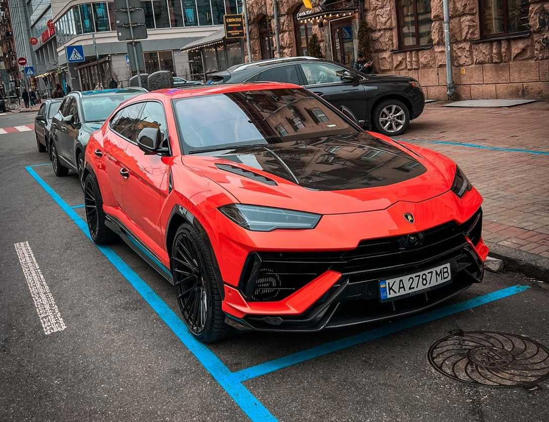 Lamborghini Urus Performante, автомобілі преміумкласу, елітні авто