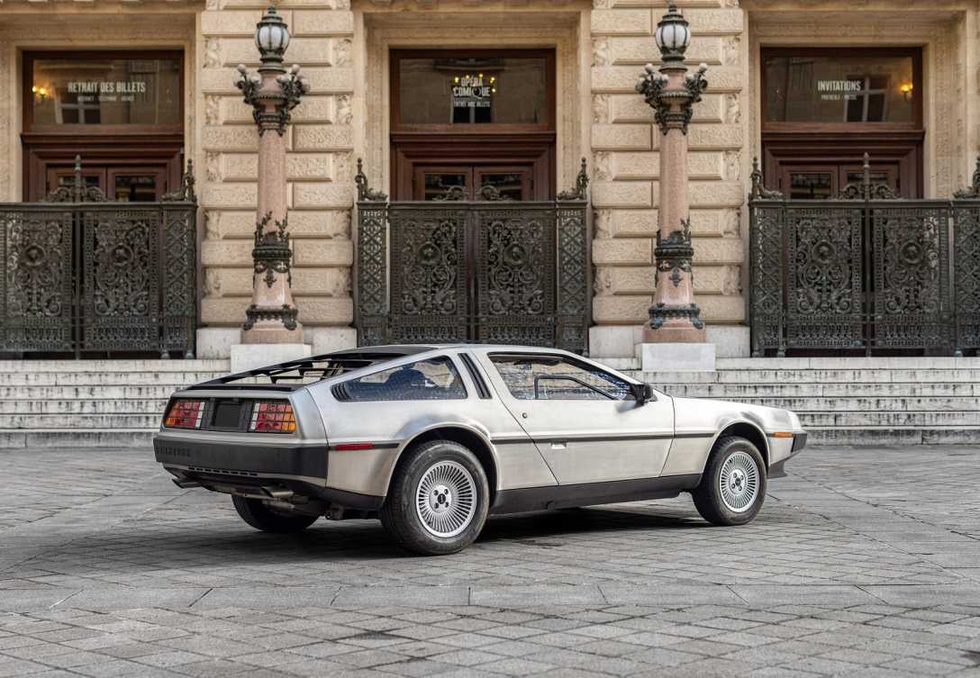 DeLorean DMC, DeLorean DMC-12, назад у майбутнє, капсула часу