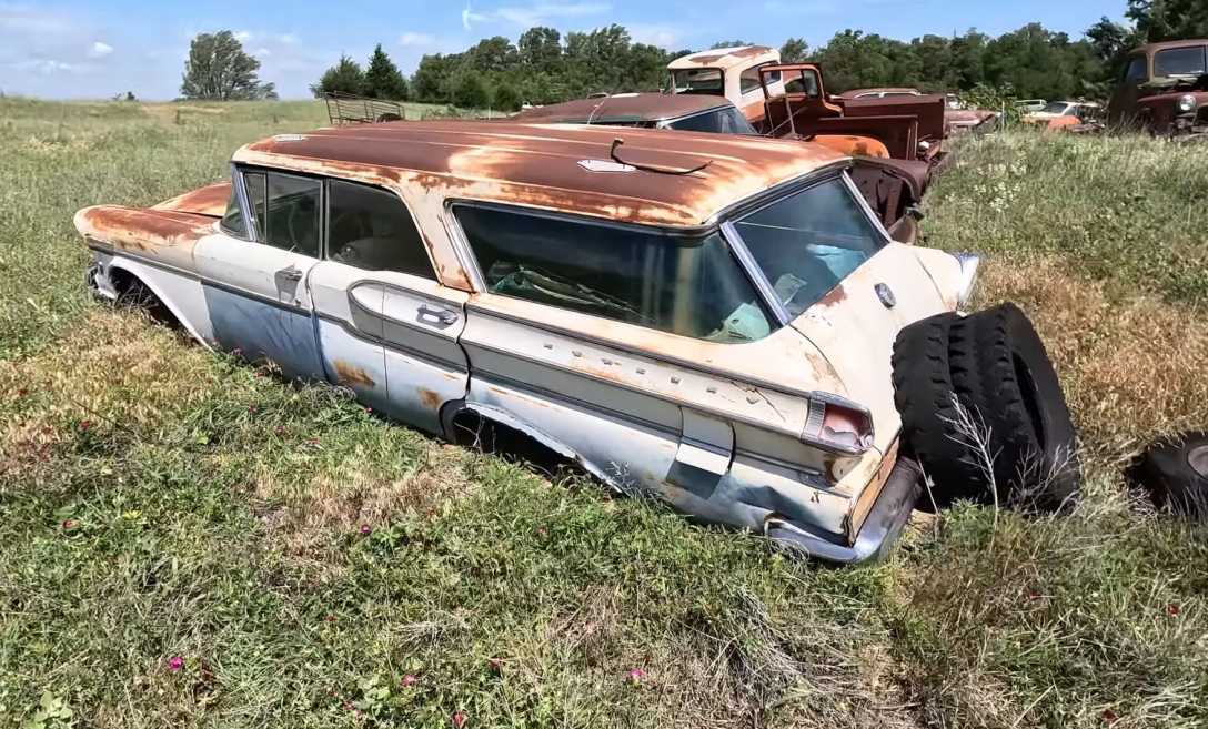 Mercury Commuter 1957 року, кладовище авто, ретро авто