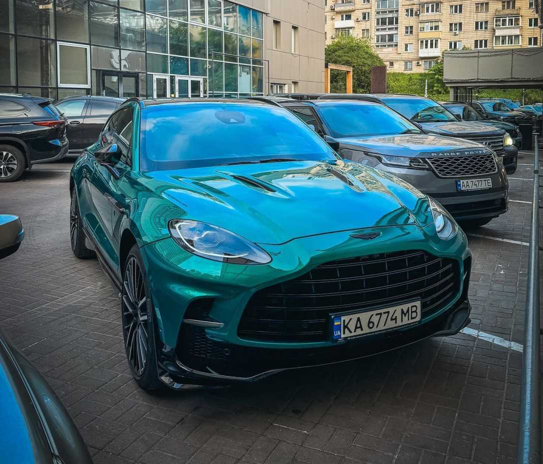 Aston Martin DBX707, автомобілі преміумкласу, елітні авто