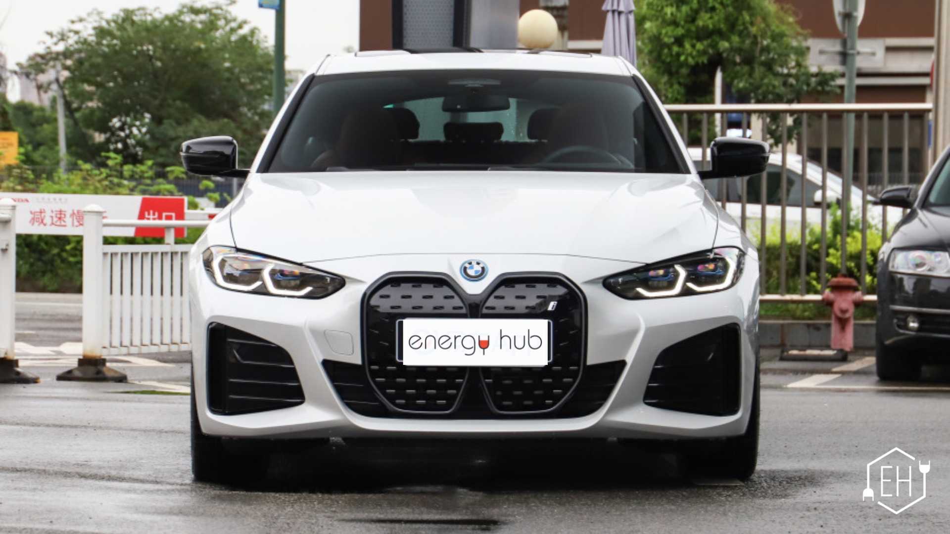 BMW i4 eDrive40 - Обзор доступного варианта электроседана от BMW