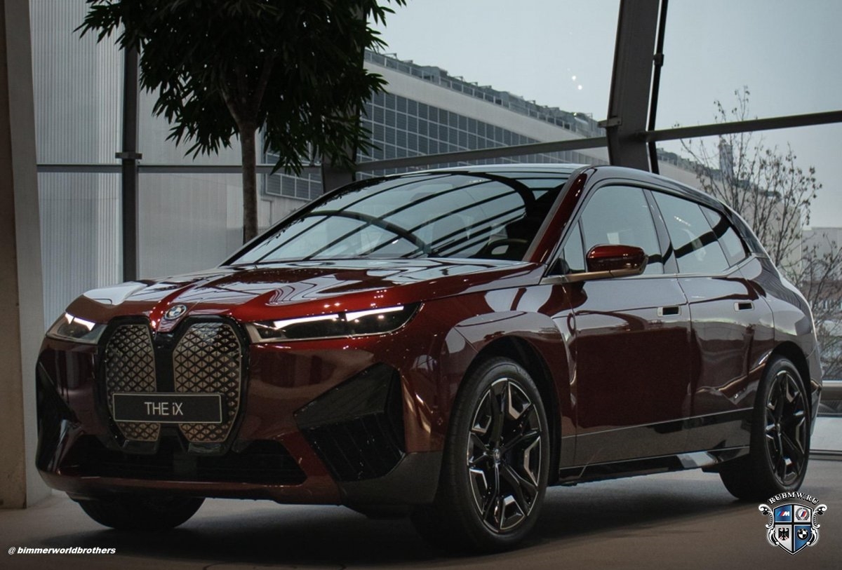 BMW iX M60 - Спортивный электрический внедорожник от BMW