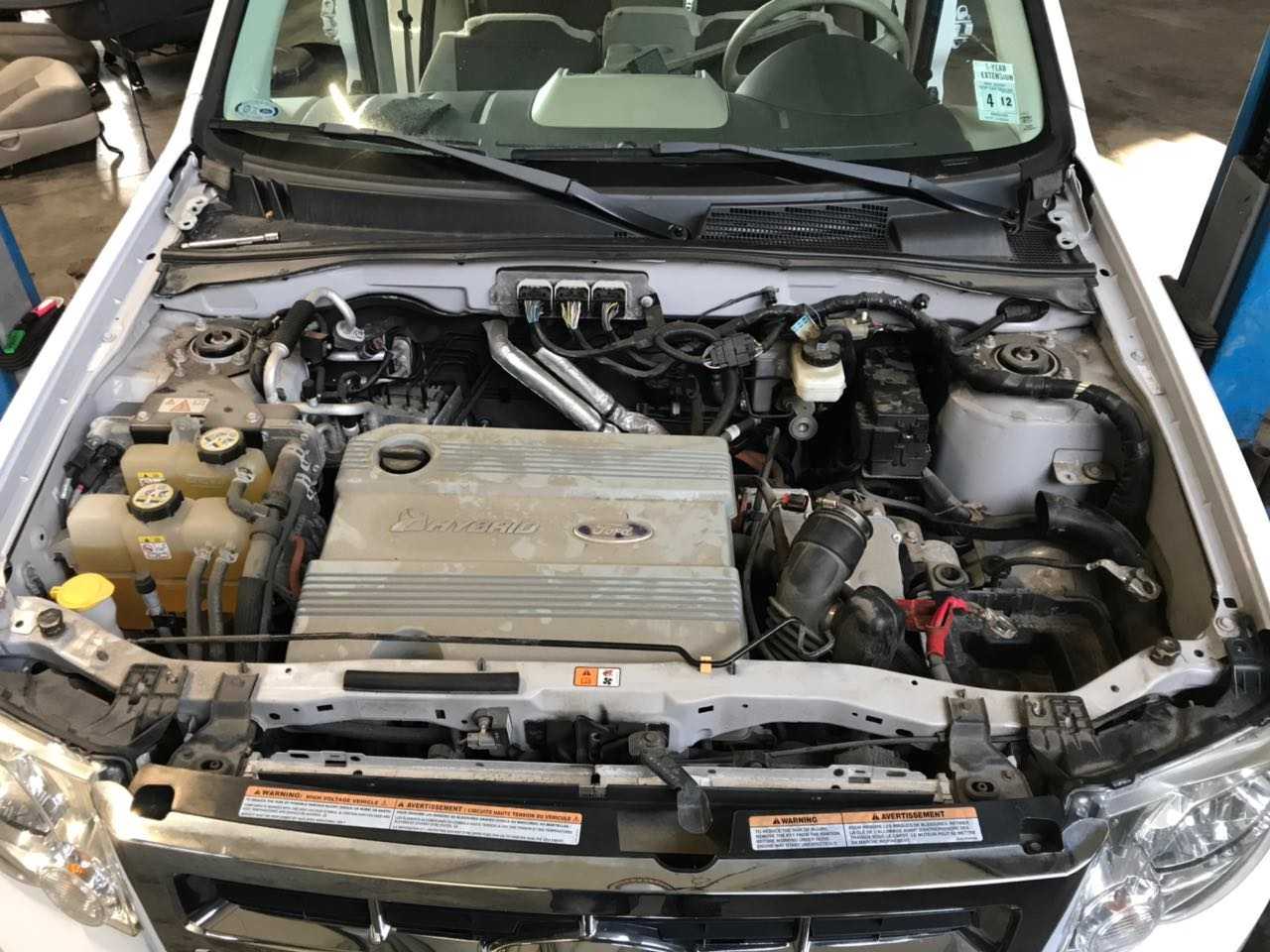 Ford Escape Plug-In Hybrid - Подзаряжаемый гибрид для города