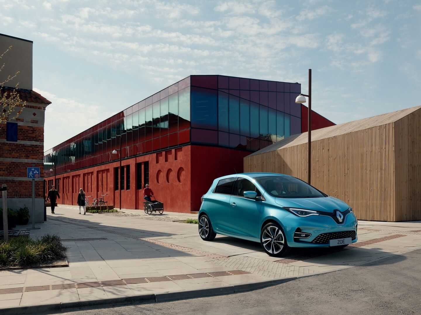 Renault Zoe E-Tech - Компактный электромобиль с обновленным дизайном