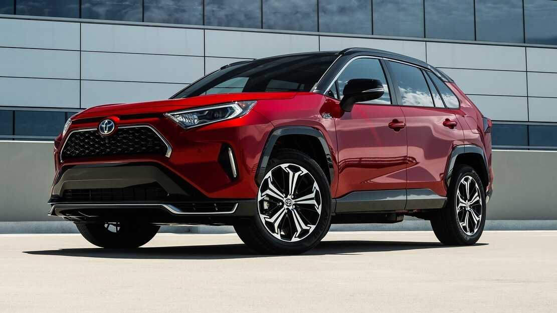 Toyota RAV4 Prime - Мощный гибридный кроссовер с подзарядкой