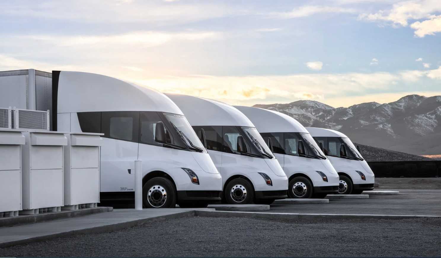 Tesla Semi - Электрический грузовик с передовыми технологиями