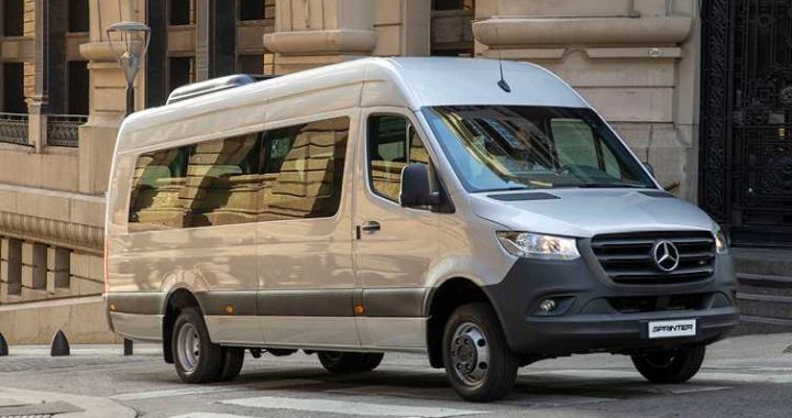 витік у магістралі підсилювача керма на Mercedes-Benz Sprinter
