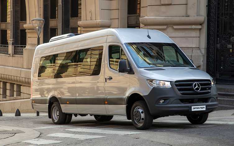 витік у магістралі підсилювача керма на Mercedes-Benz Sprinter