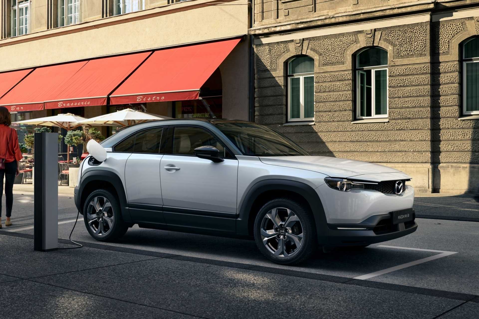 Mazda MX-30 EV - Обзор компактного электромобиля от Mazda