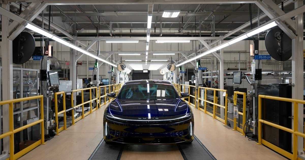 Lucid Air Pure - Доступная версия роскошного электроседана