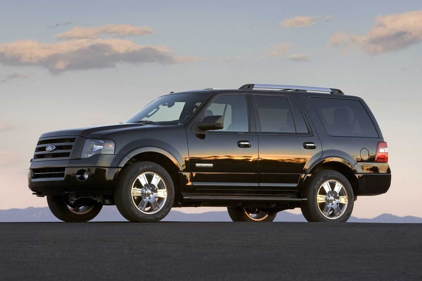 Ford Expedition Hybrid - Гибридный полноразмерный внедорожник
