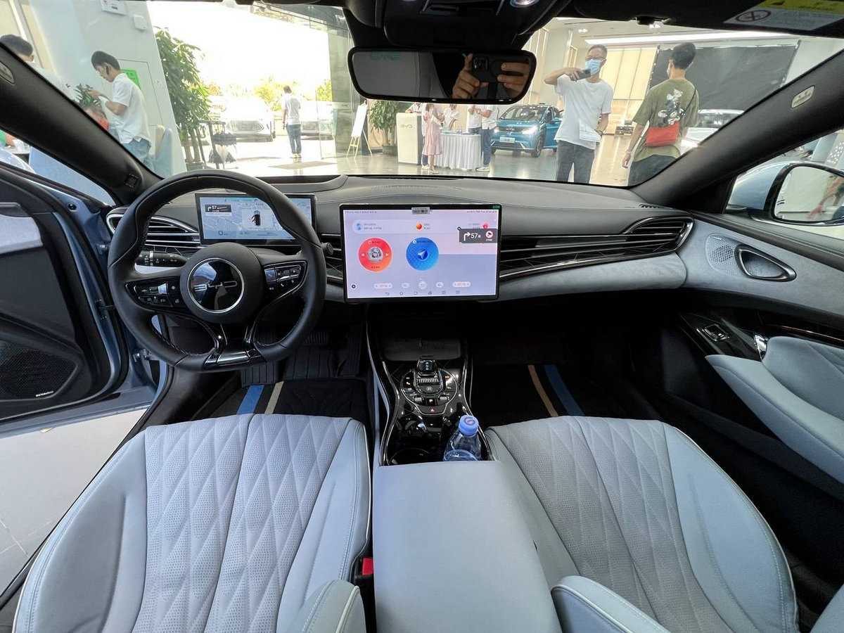 Электромобиль BYD Seal 2024: стильный седан с улучшенными характеристиками