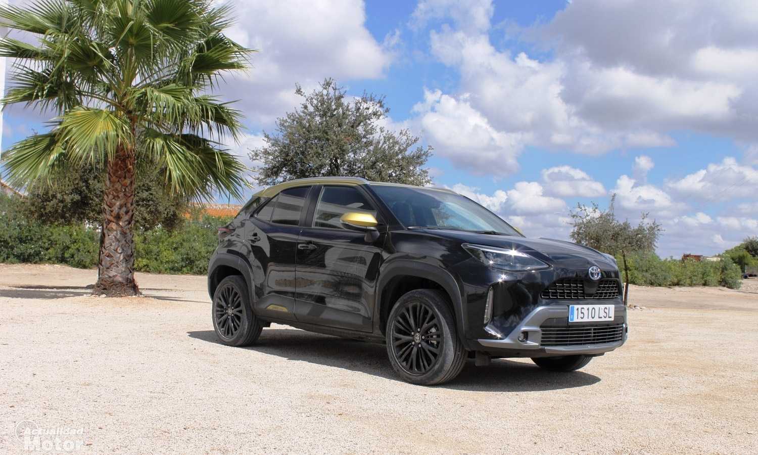 Toyota Yaris Cross 2023: компактный кроссовер для городских приключений