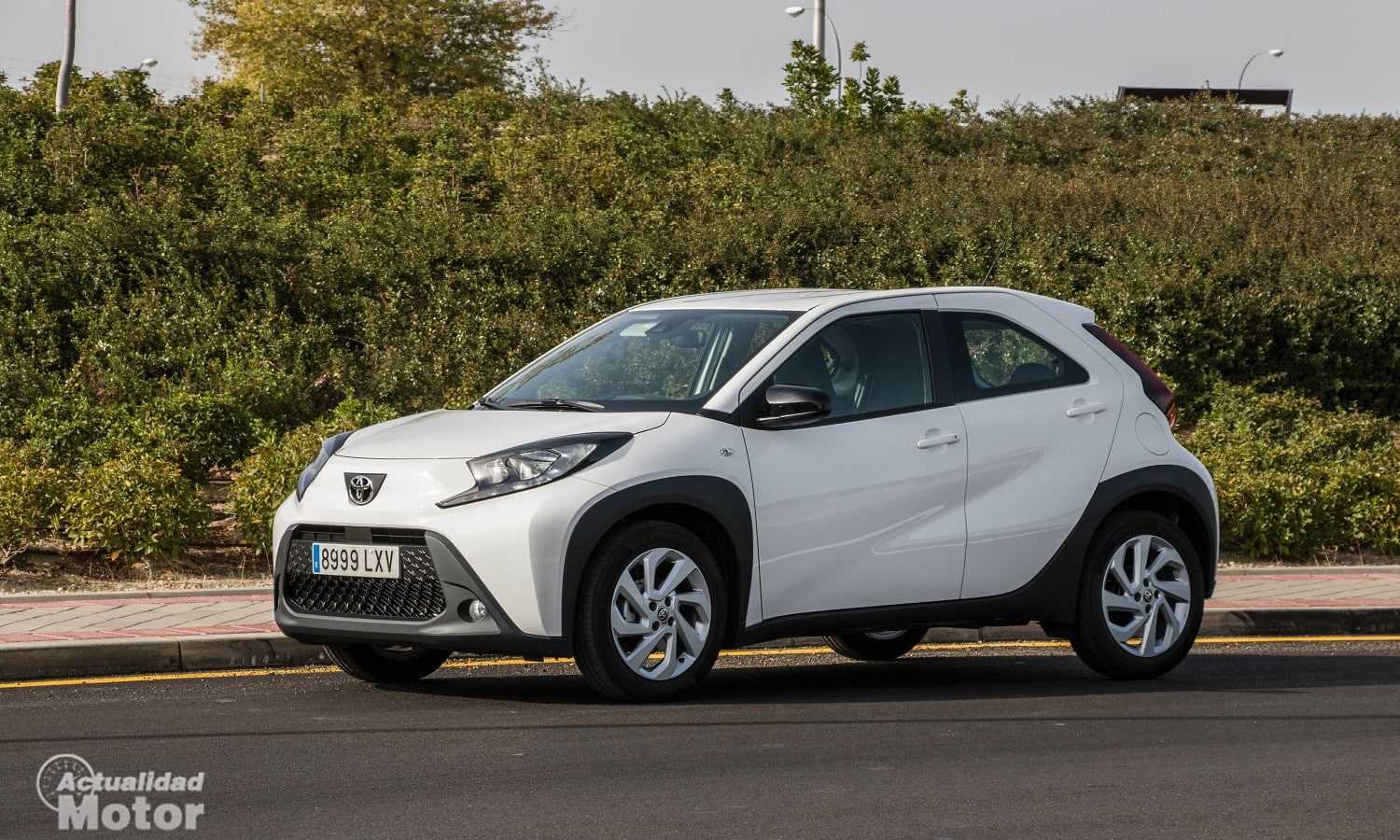 Toyota Aygo X 2022: компактный кроссовер для городских условий