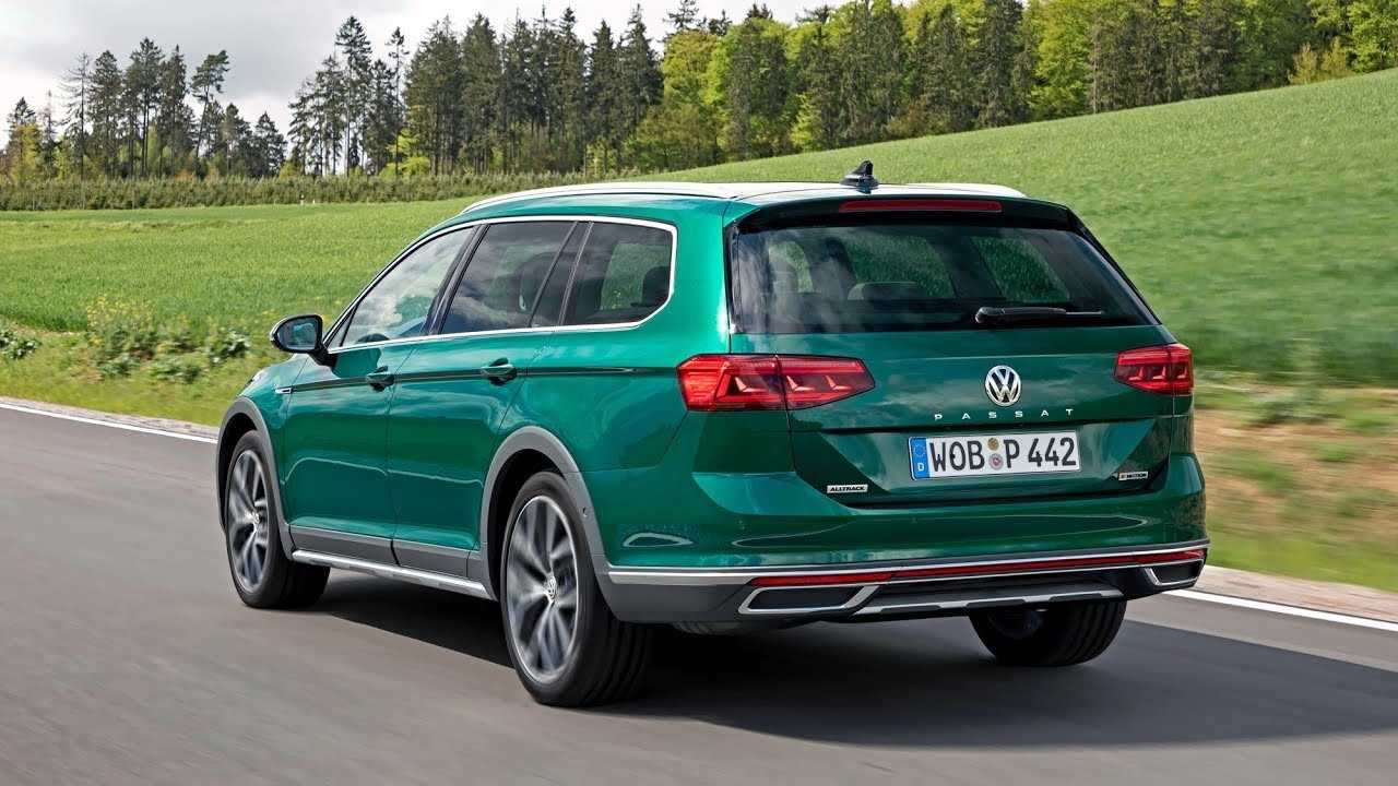 Volkswagen Passat 2022: обновление классического седана с современными функциями