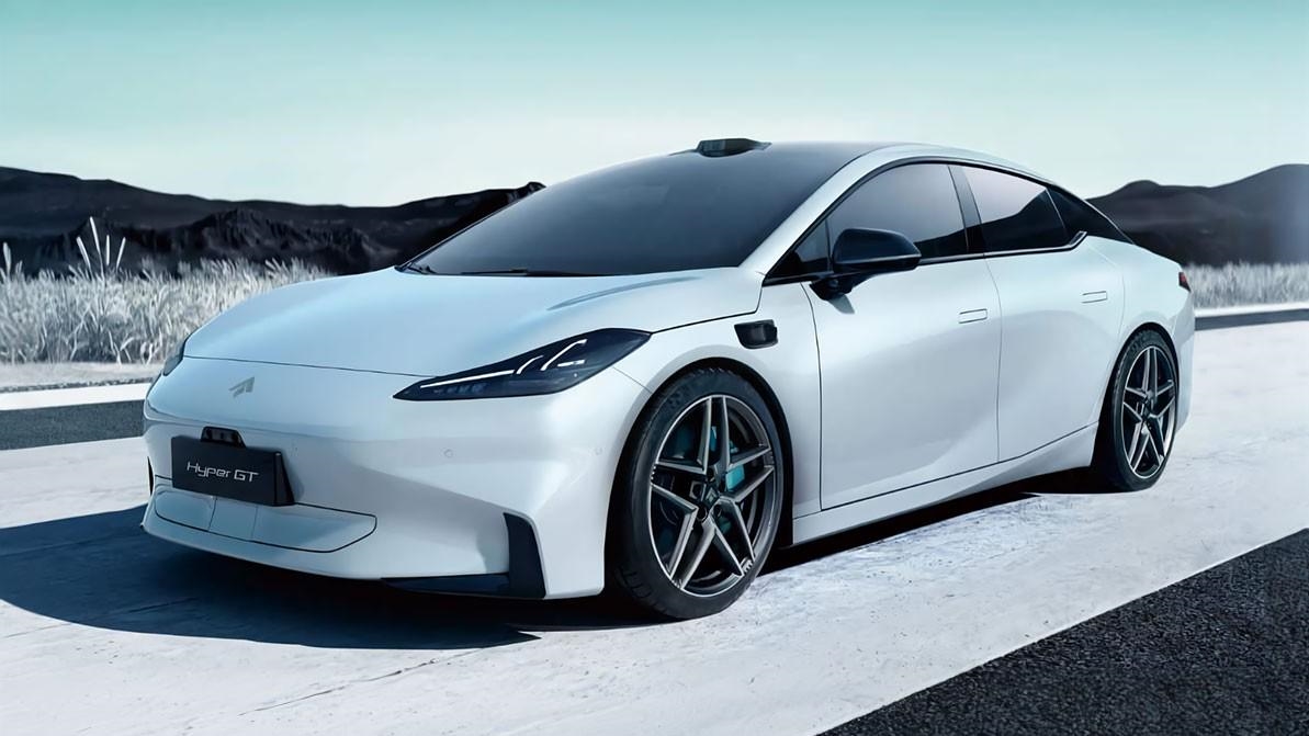 Электромобиль GAC Aion Hyper GT 2024: спортивный китайский седан с автопилотом
