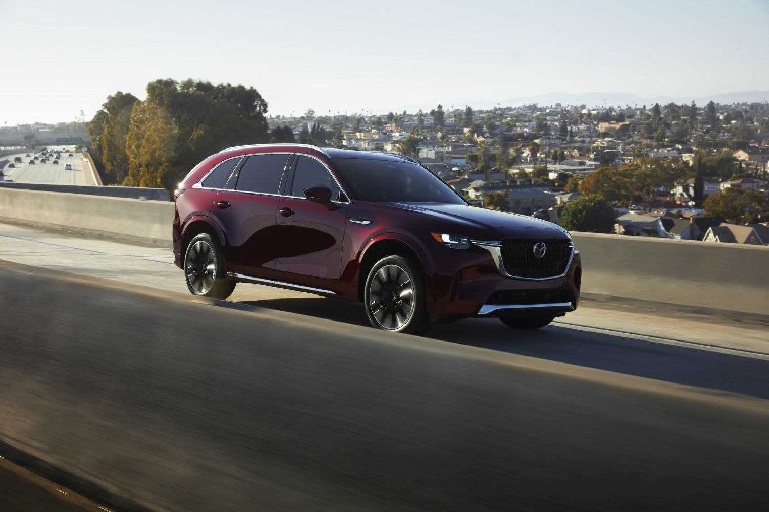 Mazda CX-90 Hybrid 2024: гибридный семейный кроссовер с премиальной отделкой
