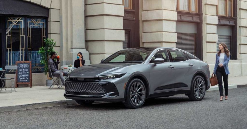 Toyota Crown Sport 2023