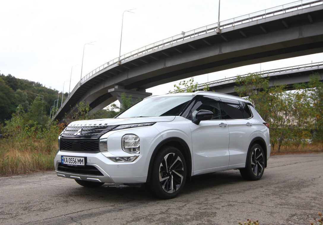 новий Mitsubishi Outlander новий Mitsubishi Outlander, Mitsubishi Outlander 2024, кросовер Mitsubishi