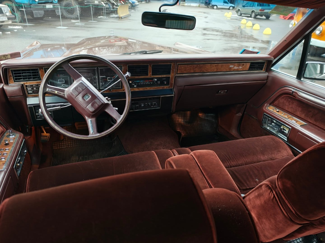 Салон Lincoln Towncar 1985 салон Lincoln Town car 1985, Lincoln Town car, седан Lincoln