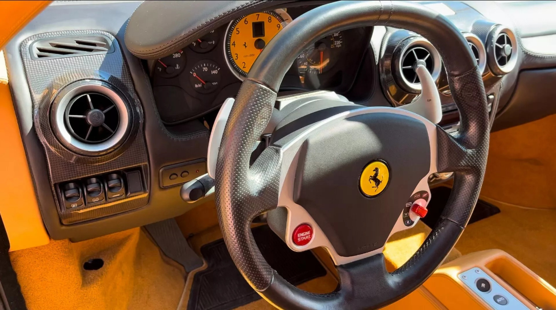 салон феррарі 430 салон феррарі 430, Ferrari F430, Дональд Трамп, авто Дональда Трампа, суперкар Ferrari