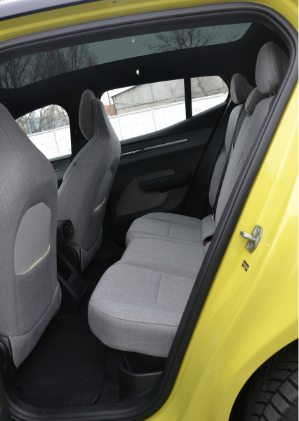 задні сидіння Volvo EX30 задні сидіння Volvo EX30, Volvo EX30 2025, новий Volvo EX30, електромобіль Volvo, кросовер Volvo, Volvo EX30 в Україні