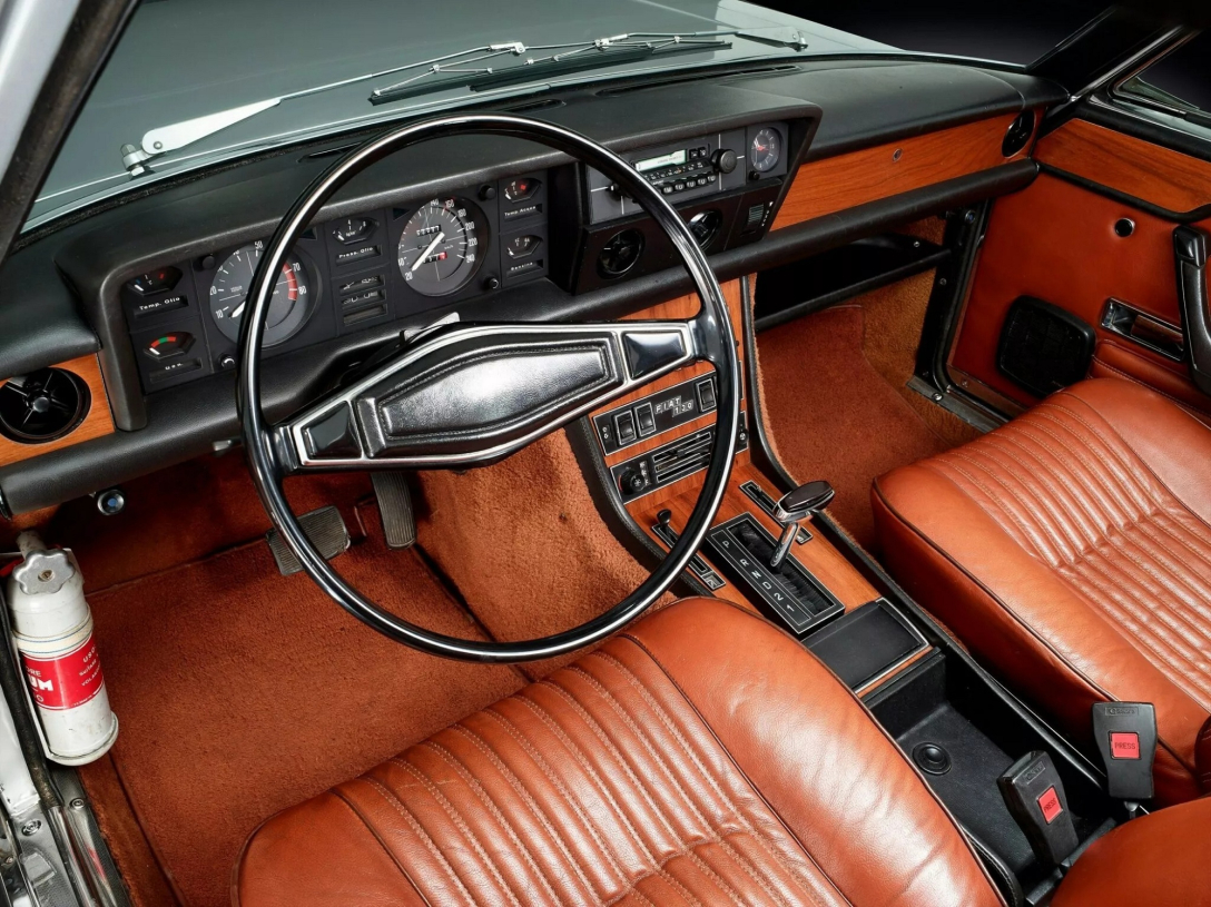 салон фіат 130 салон фіат 130, FIAT 130