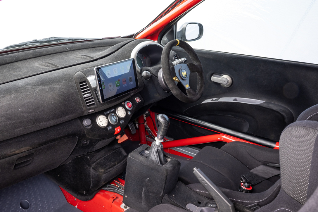 Салон Nissan Micra Салон Nissan Micra, Nissan Micra 2002, Nissan Micra 350SR, хетчбек Nissan