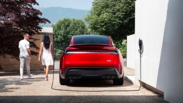 Фото 3 — Розганяється за 3,5 секунди: Tesla представила нову Model Y Performance для Європи