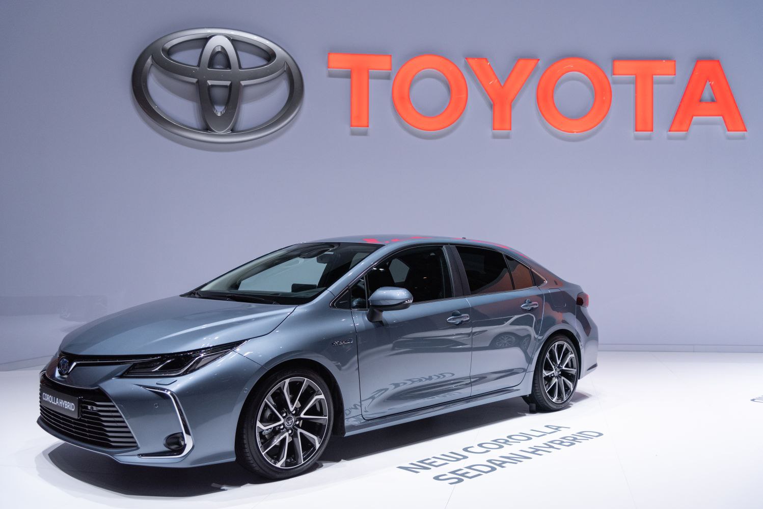 Toyota Corolla E210 — технічні характеристики та огляд