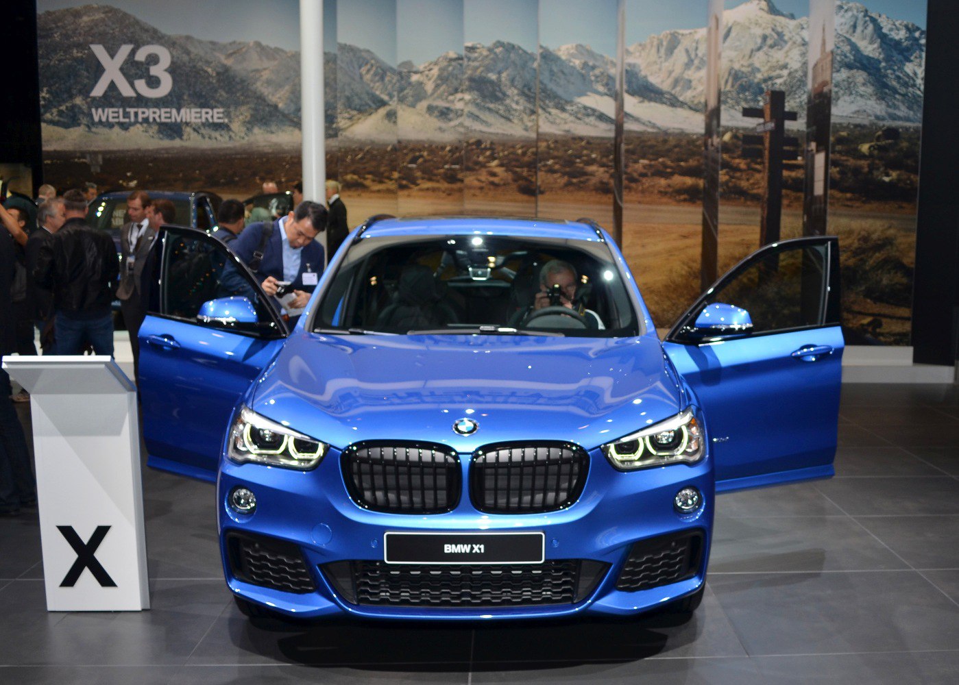 BMW X1 F48 — технічні характеристики та комплектації