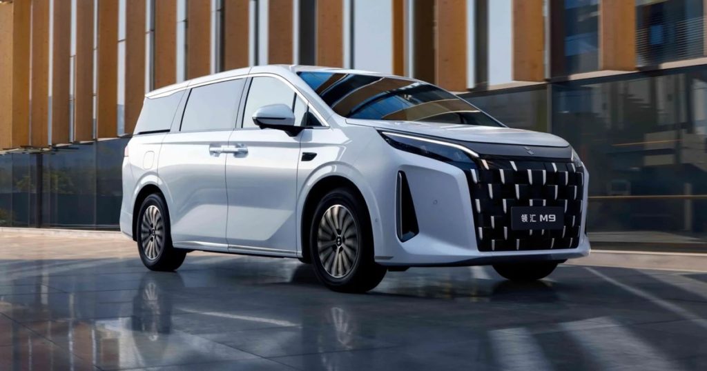 BYD: Недорогий електричний мінівен з пожиттєвою гарантією