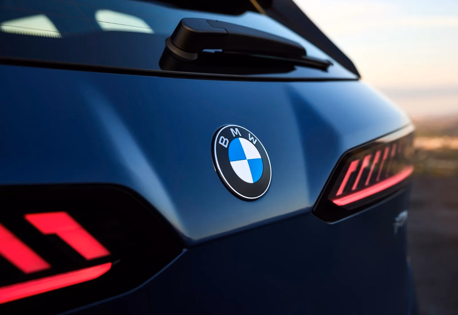 BMW: Продажі падають. Німецький автогігант шукає вихід із кризи.