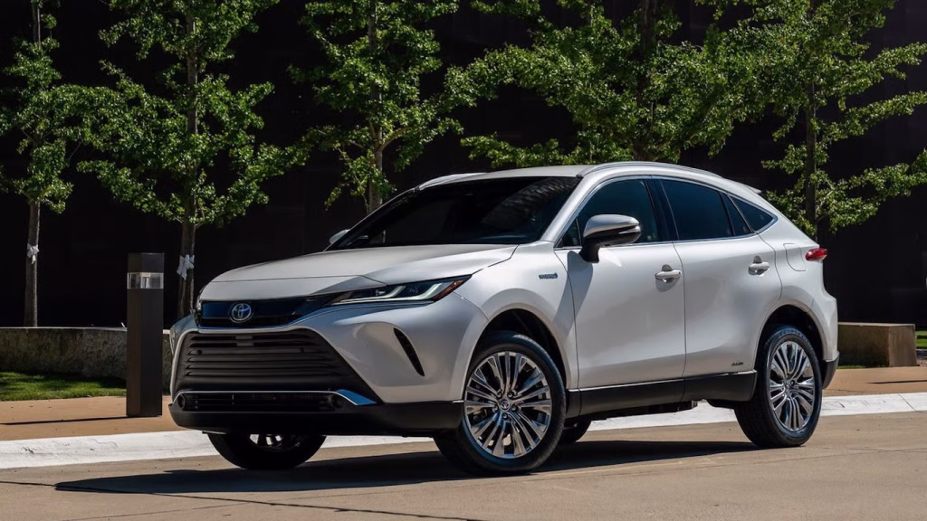 Що означають назви кросоверів та позашляховиків Toyota: Розшифровка моделей RAV4, Highlander, Land Cruiser та інших.