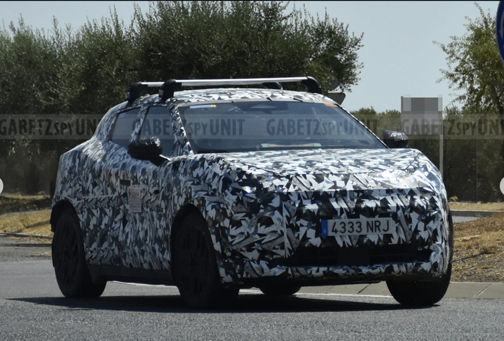 Nissan Juke 2024: нове покоління на тестах, повне перетворення.