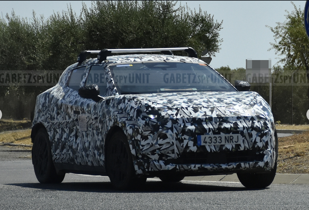 Nissan Juke 2024: нове покоління на тестах, повне перетворення.