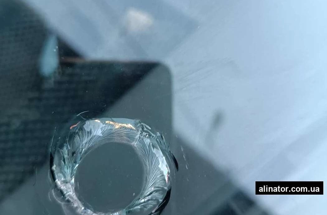 Полімер для ремонту автоскла: 5, 10 чи 30 мл — який флакон брати