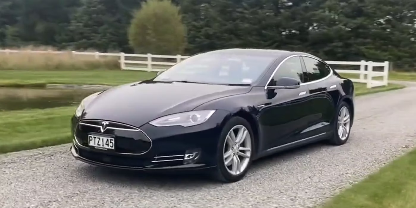 ТОП-5 кращих вживаних електромобілів Tesla для покупки в 2024 році